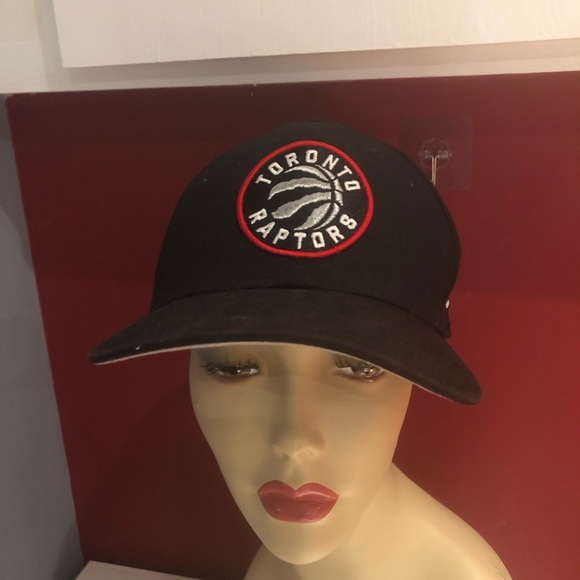 New Era Toronto Raptors hat - Picture 2 of 7